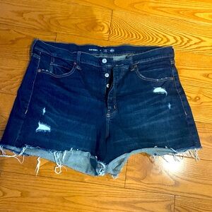 Old Navy distressed denim shorts size 18